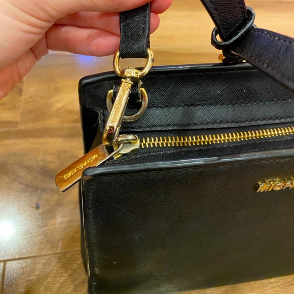 Michael Kors Black Shoulder Bag - Picture 9 of 9